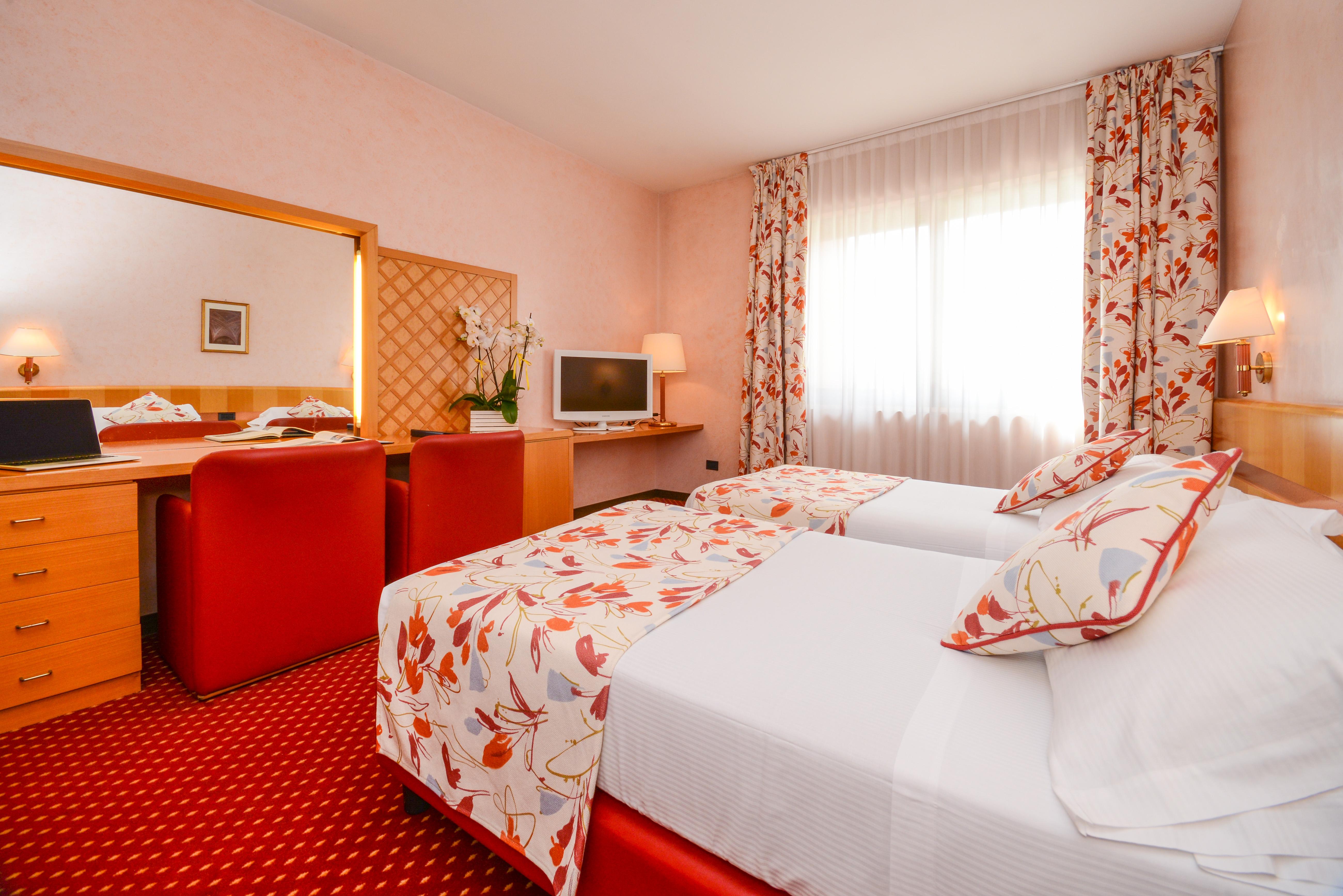 Hotel Oliveto Desenzano del Garda Esterno foto