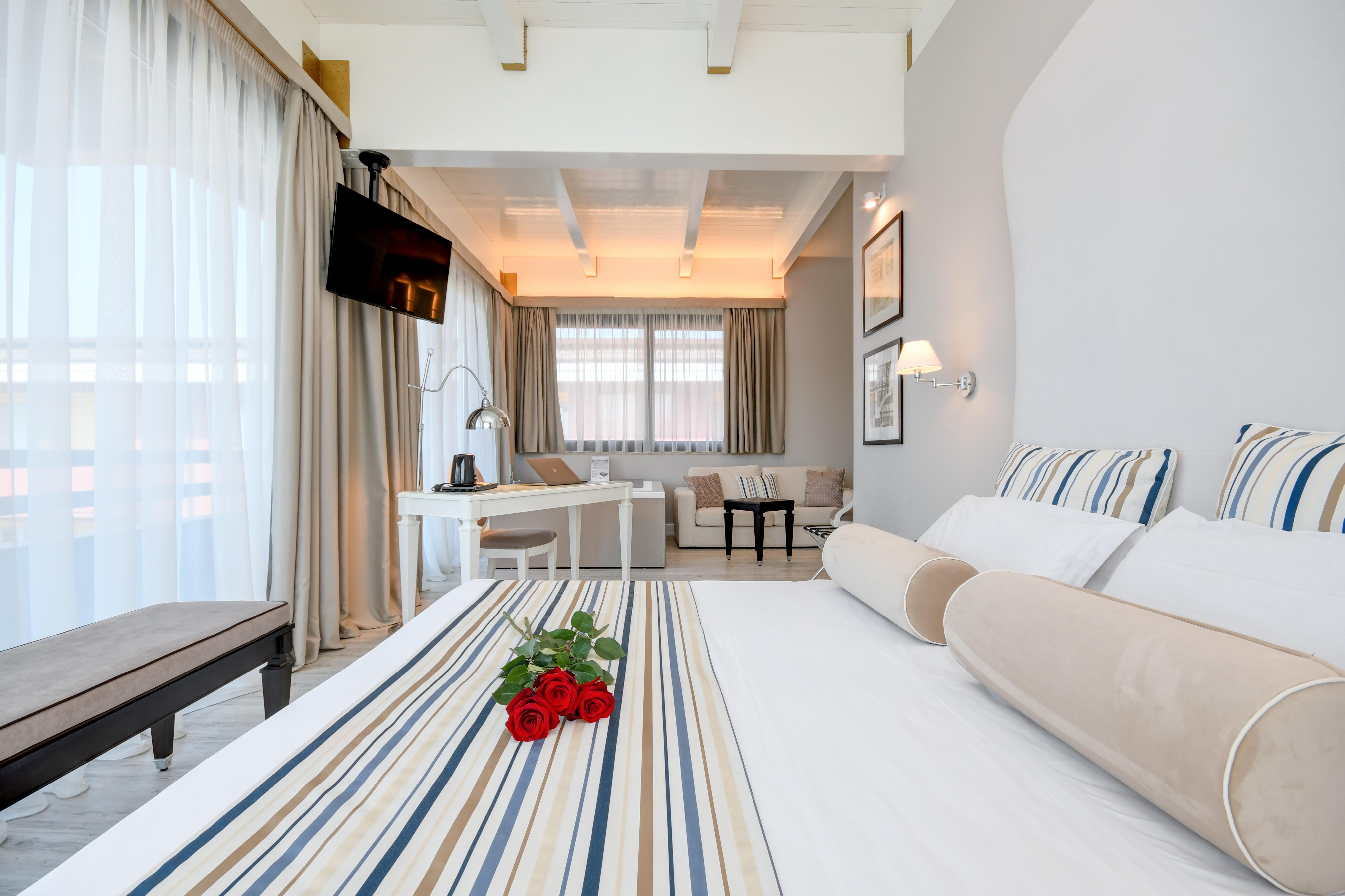 Hotel Oliveto Desenzano del Garda Esterno foto
