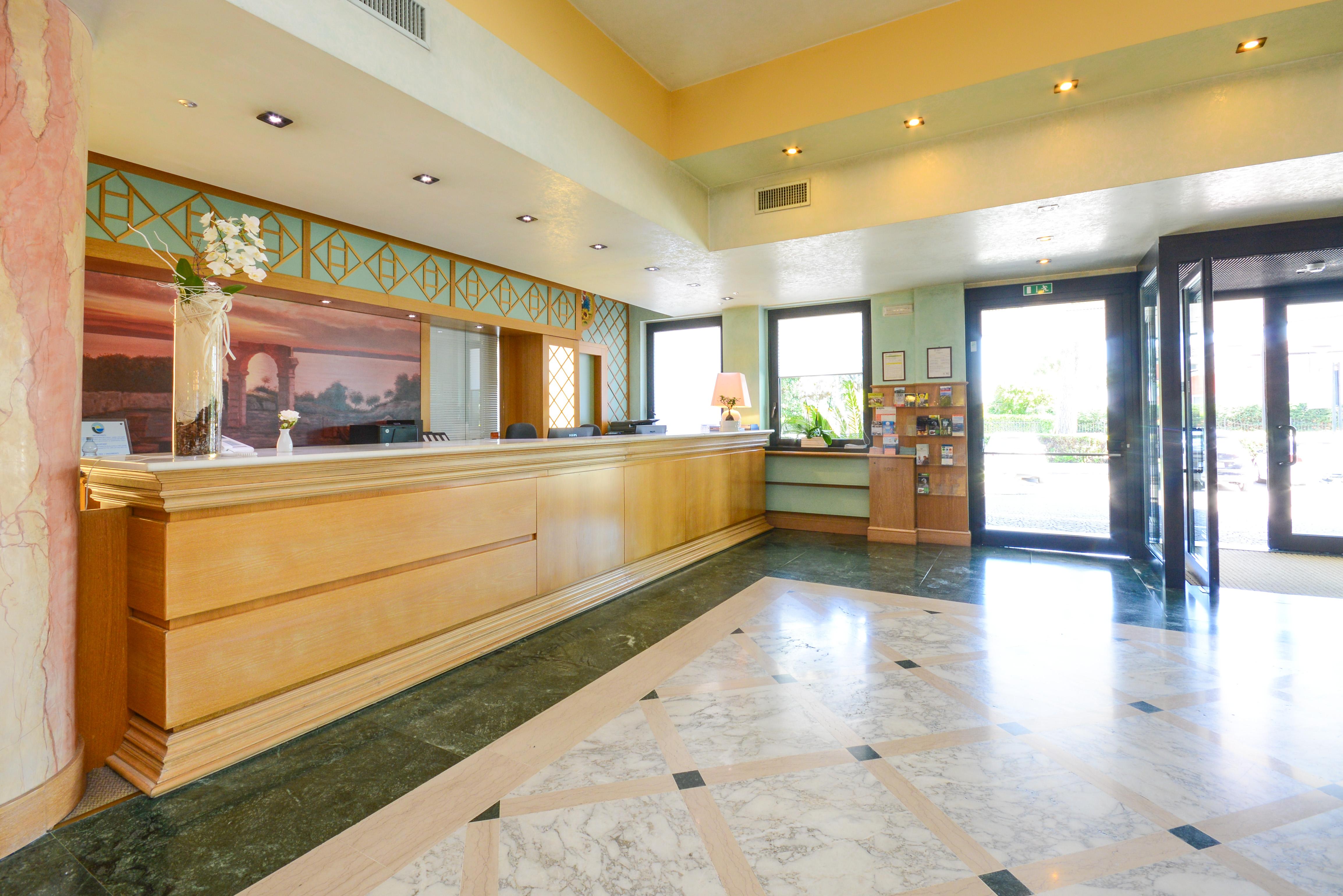 Hotel Oliveto Desenzano del Garda Esterno foto