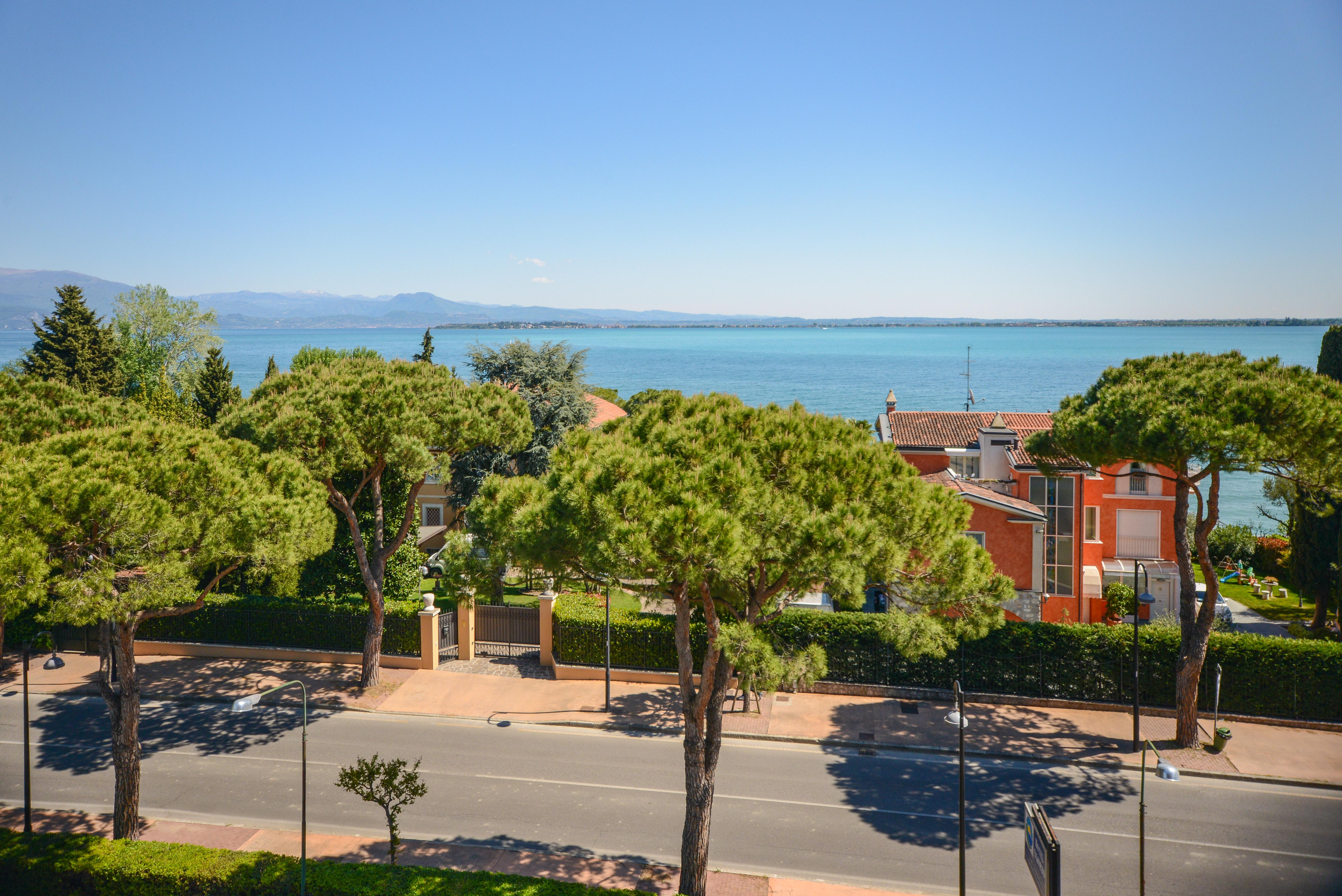 Hotel Oliveto Desenzano del Garda Esterno foto