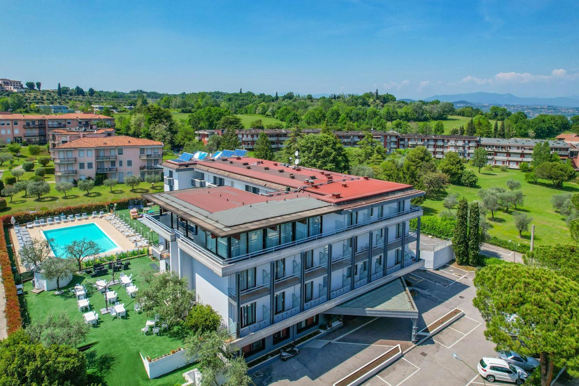 Hotel Oliveto Desenzano del Garda Esterno foto