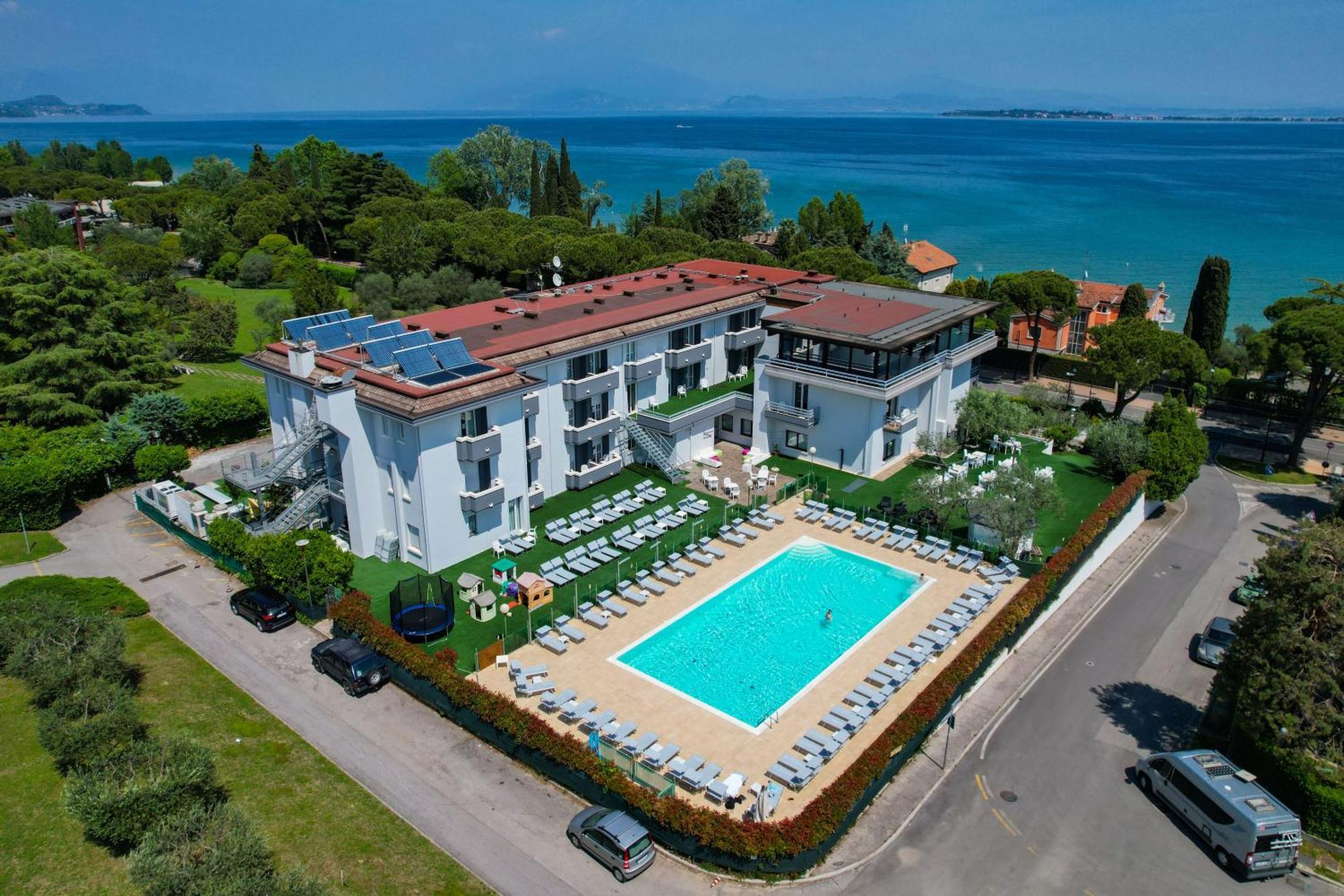 Hotel Oliveto Desenzano del Garda Esterno foto