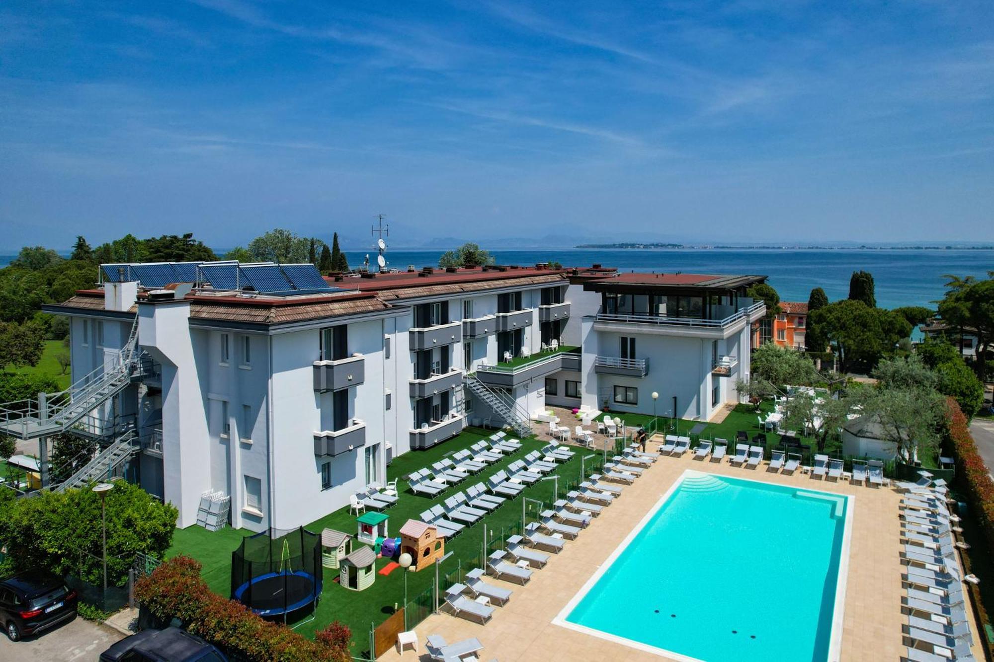 Hotel Oliveto Desenzano del Garda Esterno foto