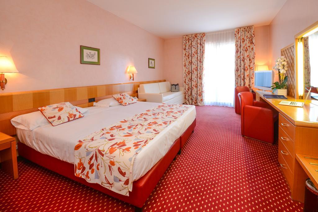 Hotel Oliveto Desenzano del Garda Esterno foto