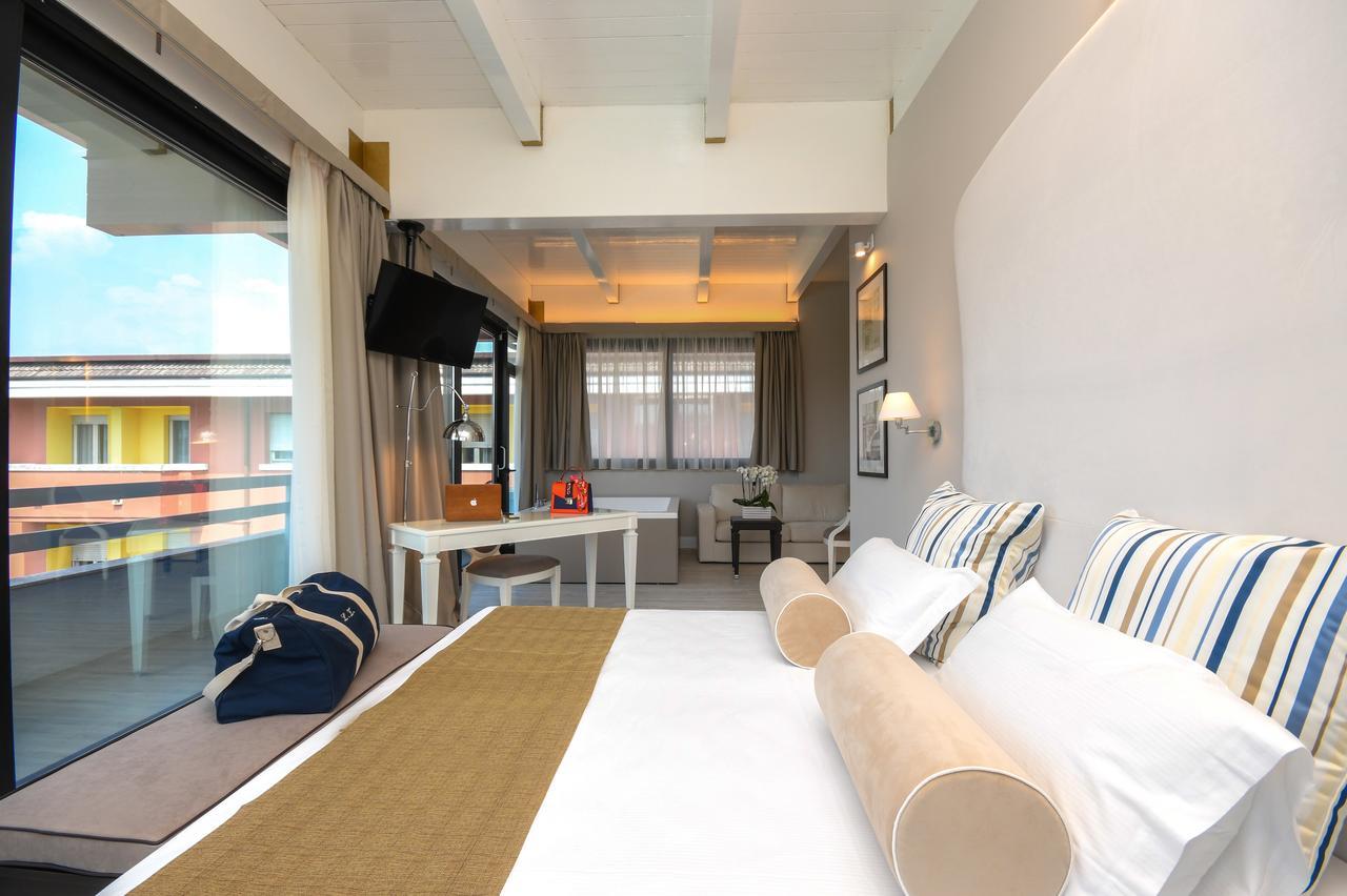 Hotel Oliveto Desenzano del Garda Esterno foto