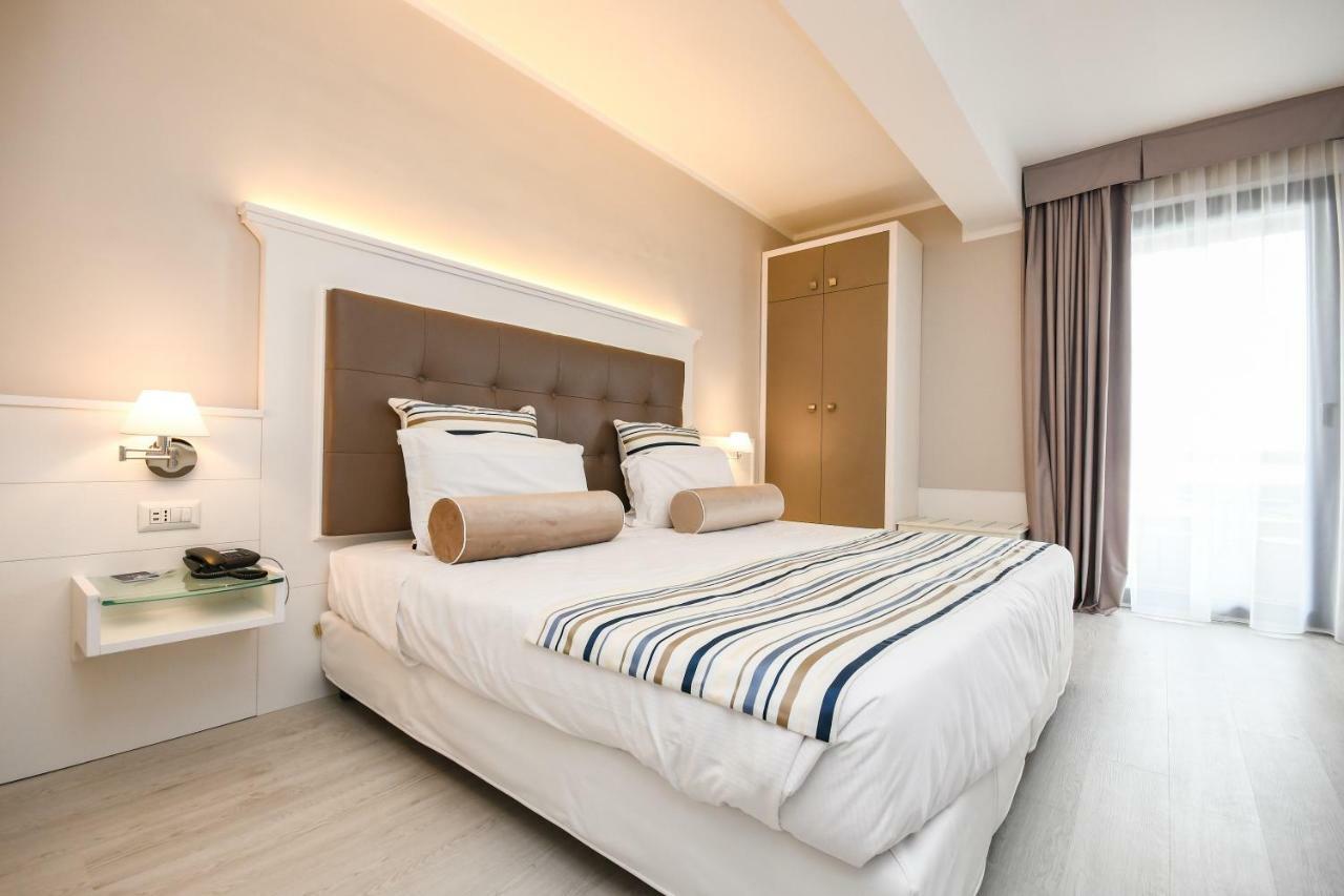 Hotel Oliveto Desenzano del Garda Esterno foto