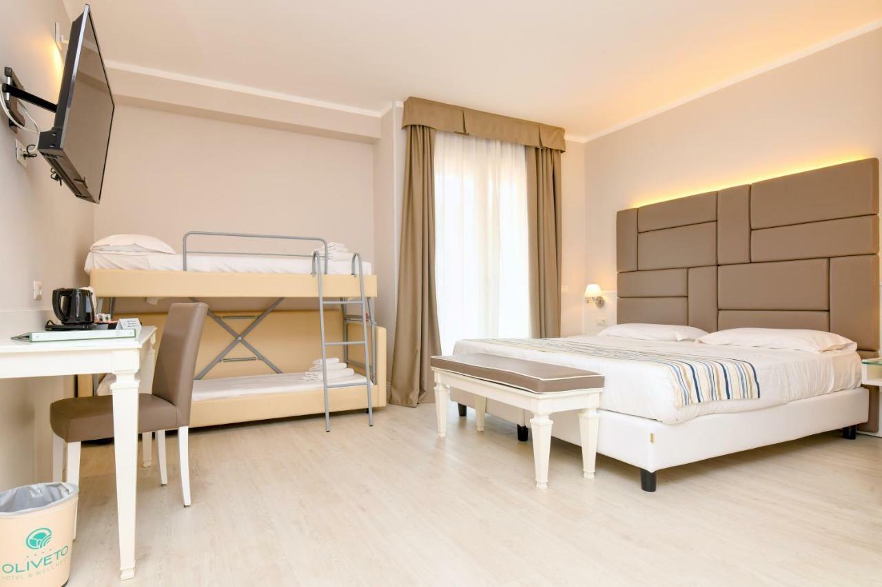 Hotel Oliveto Desenzano del Garda Esterno foto